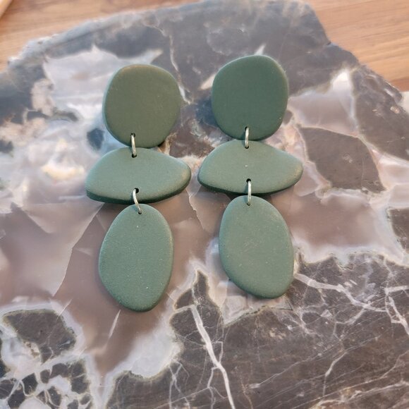 Pebble Fall Chunky Clay Green Dangle Earrings Post Mount - Picture 2 of 8
